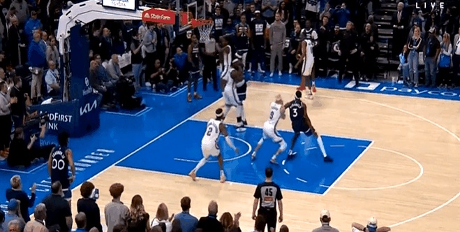 开云体育官网-森林狼队遭遇失利，球队面临调整挑战