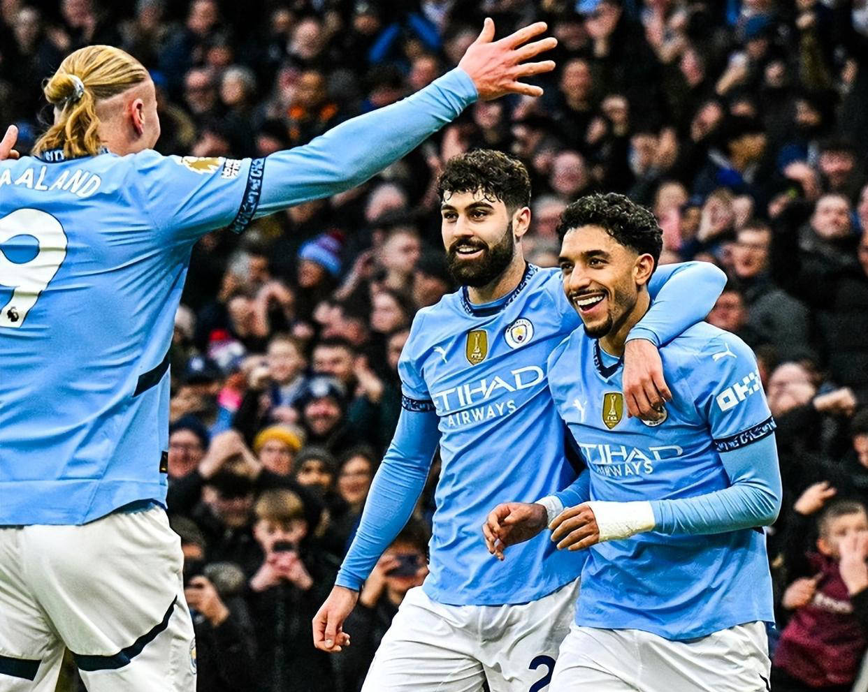 关于曼城新援表现抢眼，被誉为“未来之星”的信息