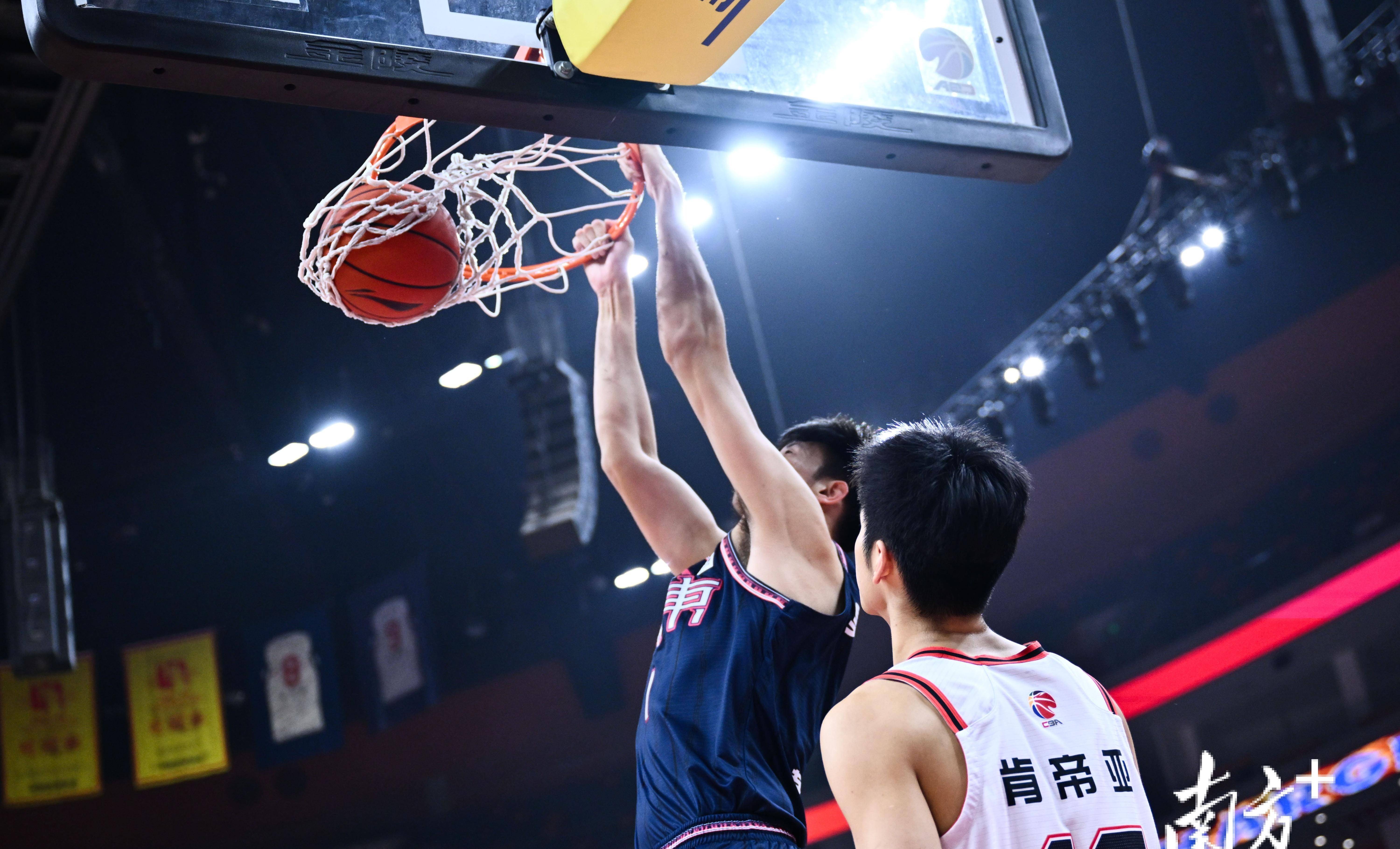 开云官网-实力碾压对手，猛虎球队轻松取胜