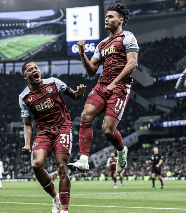 曼联-胜阿斯顿维拉阿维-马丁内斯稳定传球的简单介绍