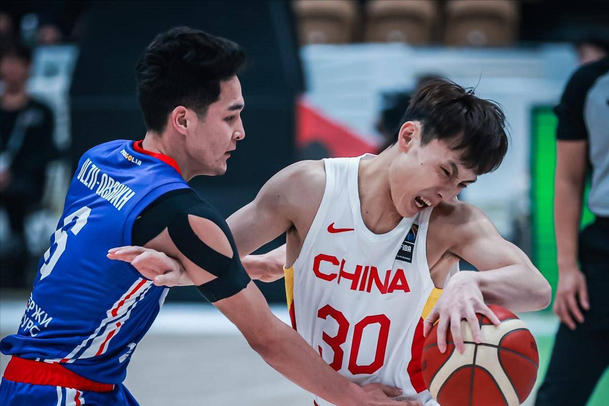 开云下载-河南男篮在比赛中表现出色，赢得掌声