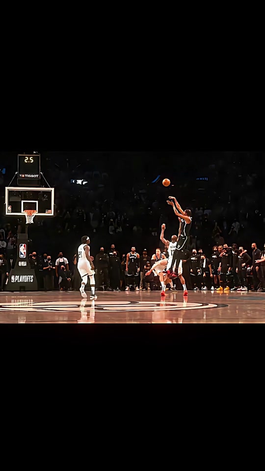 篮网队取得五连胜，杜兰特表现抢眼