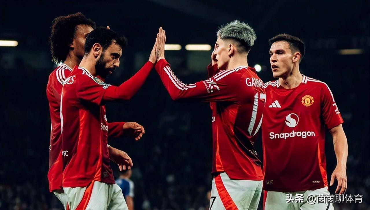 曼联尴尬失利，媒体炮轰教练团队