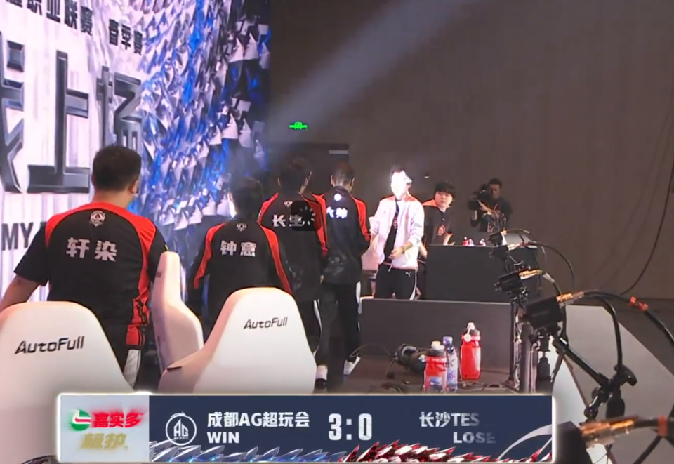 开云体育官方网站-包含小牛队在主场赢下关键战绩领跑东部联盟的词条