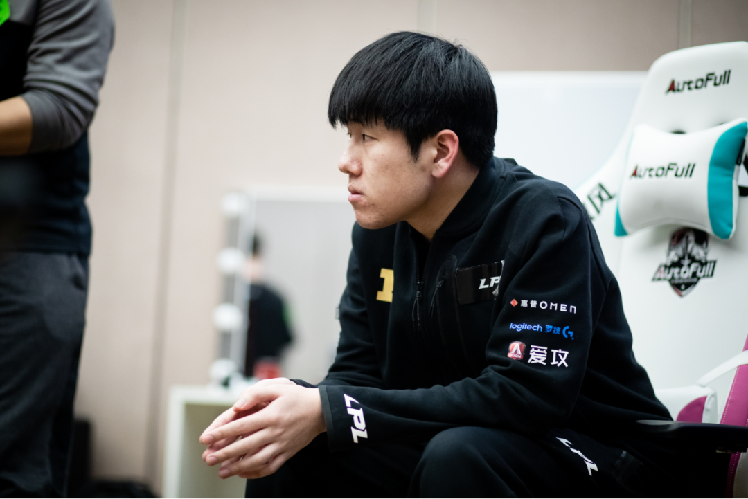 关于武汉苦战电话，实力训练冲晋级的信息