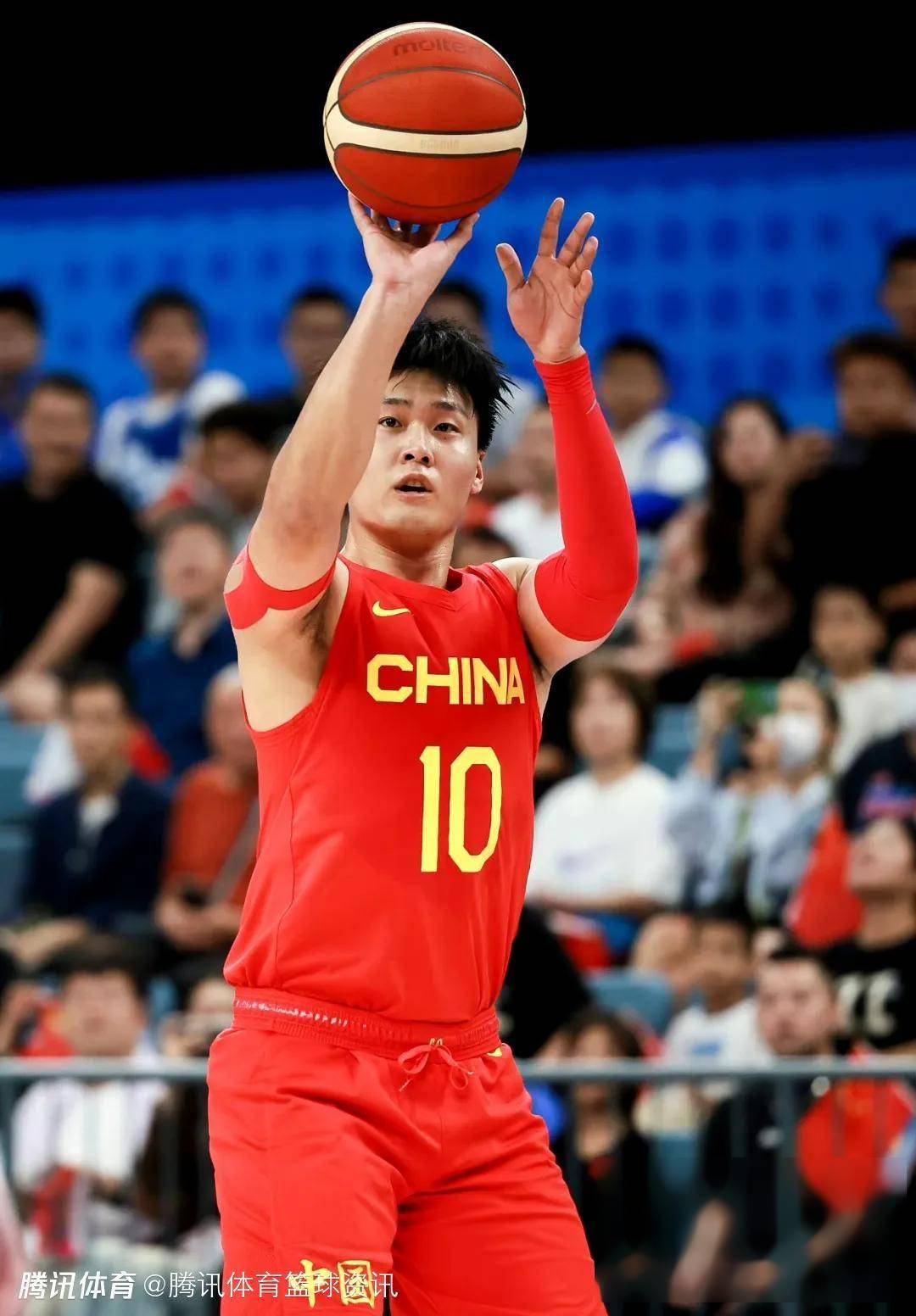 开云APP-关于队伍中人气最高的球员备战大赛，希望斩获胜利的信息