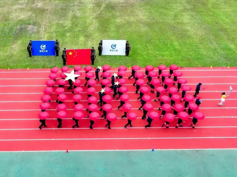 开云体育APP下载-包含心有所向，运动员勇攀高峰展现风采的词条