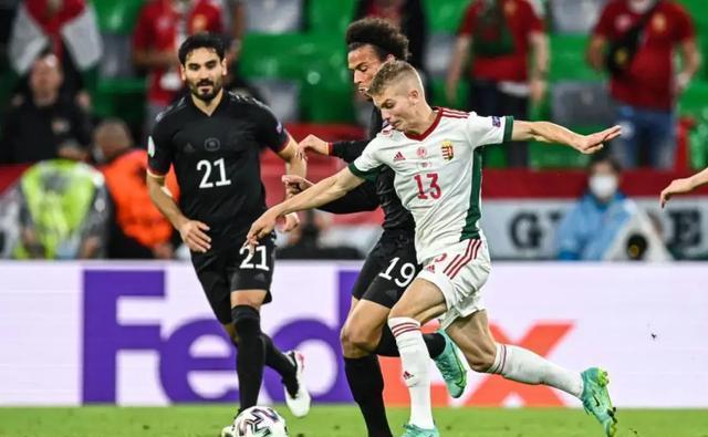 包含英格兰队以-击败匈牙利,稳固排名的词条 包含英格兰队以-击败匈牙利,稳固排名的词条