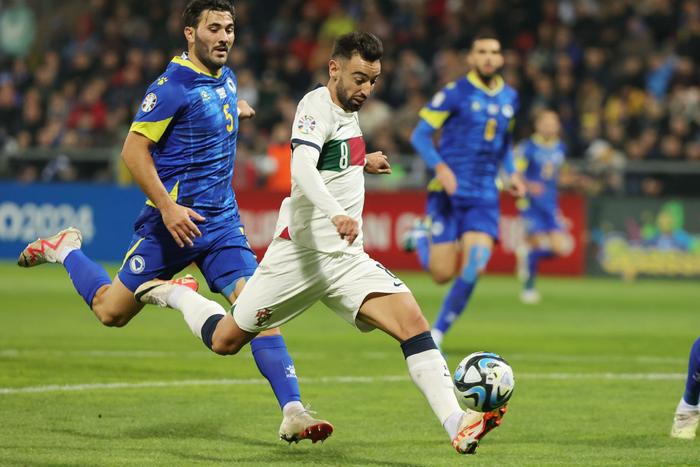 开云体育登录-欧洲足球巅峰赛场：豪门球队背水一战的简单介绍