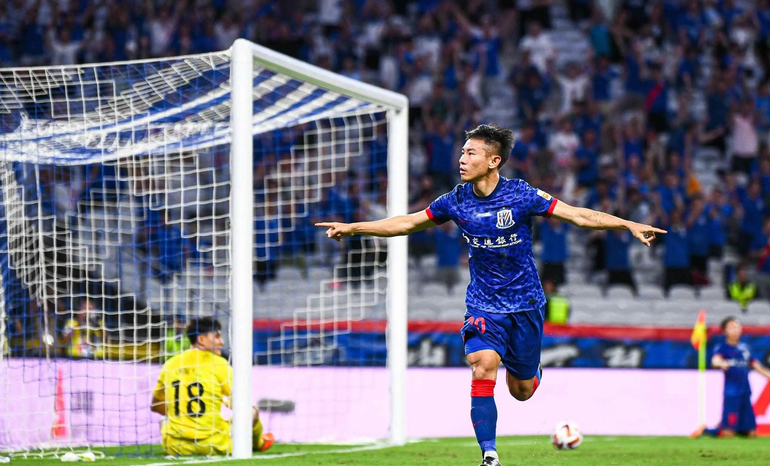 开云体育登录-关于申花主场告捷，球员为球队赢得荣誉的信息