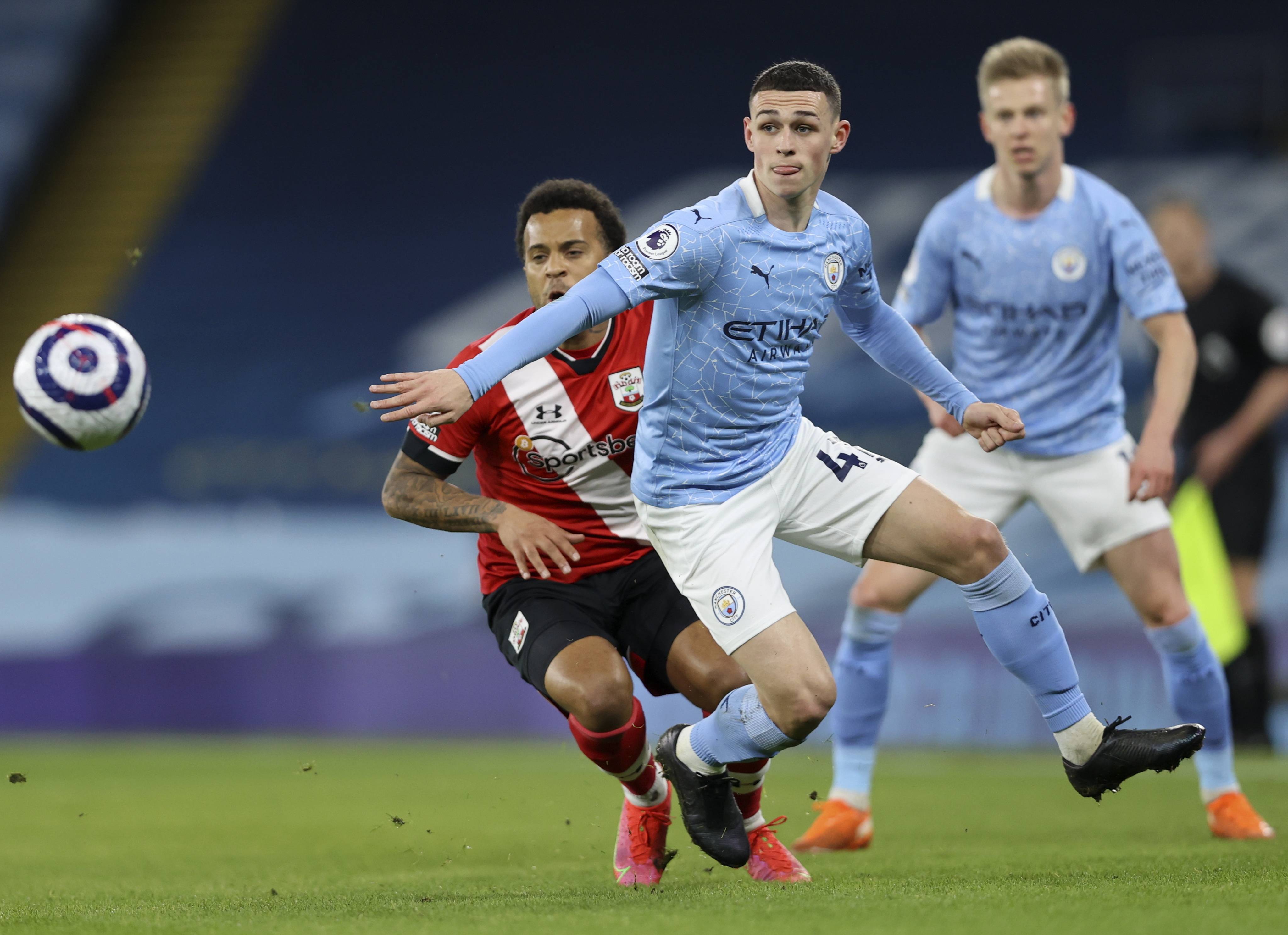 开云体育登录-包含莱切斯特城利用后防反击，击败对手的词条