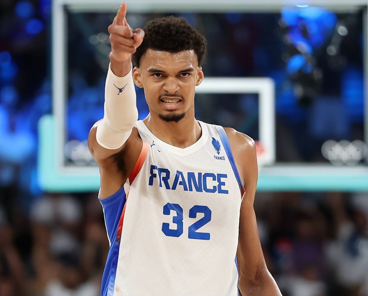 哥伦比亚男篮险胜晋级南美洲篮球联赛半决赛的简单介绍