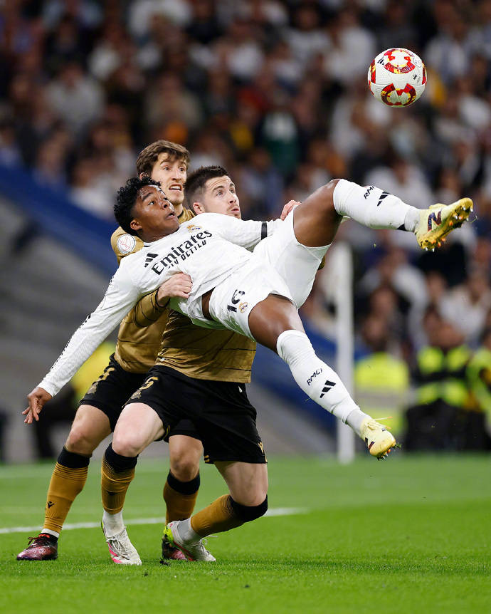 开云官网-包含皇马冲击三冠王，贝尔利用速度力争冠军的词条