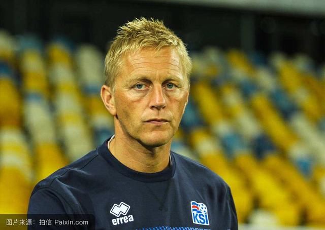 冰岛球队主帅公开批评球员，备战国际比赛的简单介绍