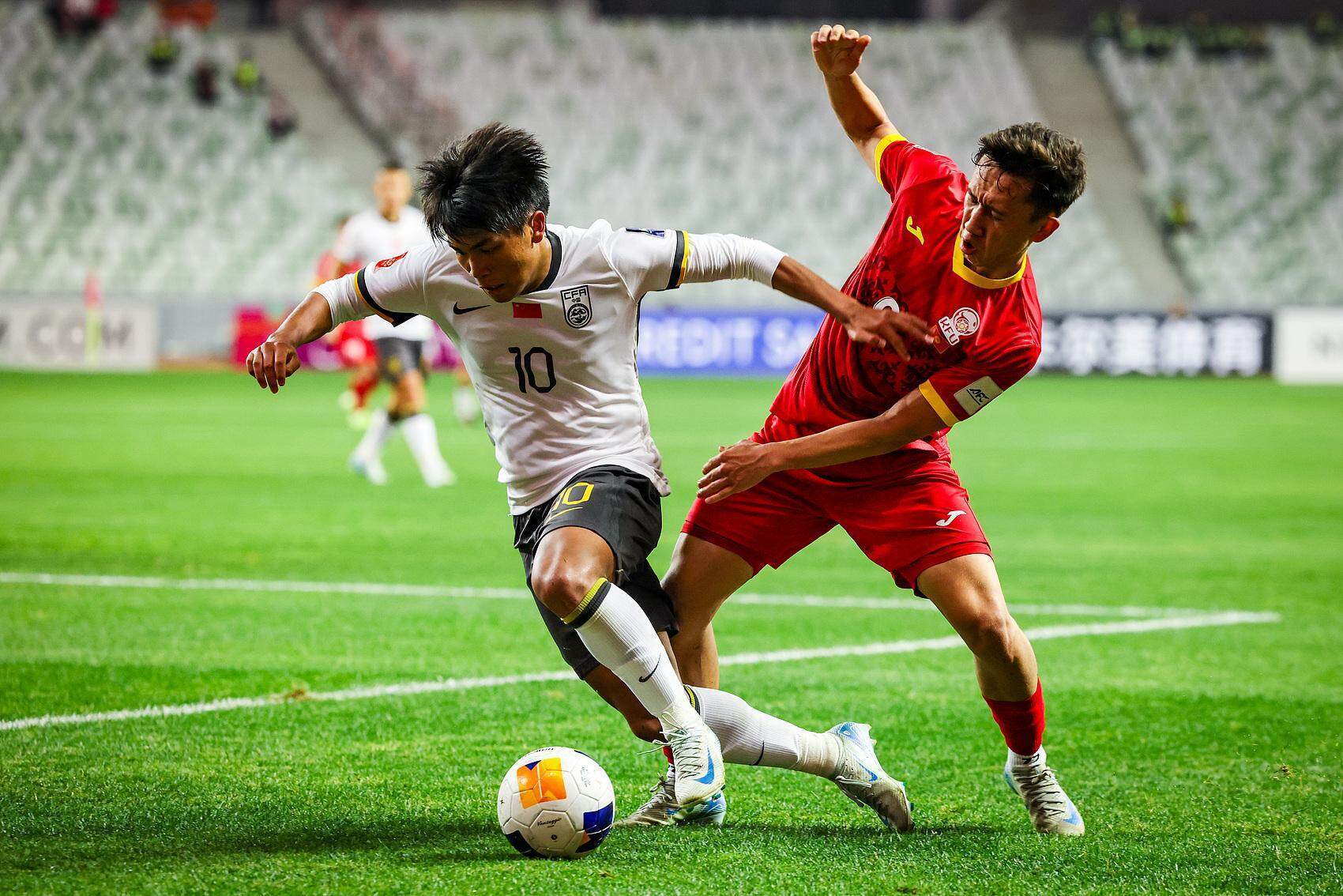 开云体育-竞技激烈！亚洲球队为了胜利不懈努力的简单介绍