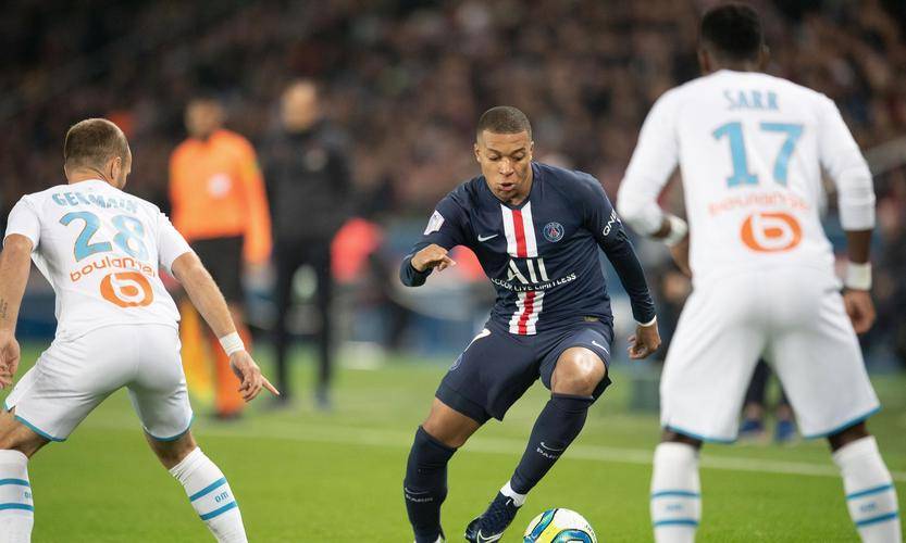 巴黎圣日耳曼中场球员受伤，缺席关键对决