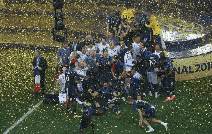 瓦伦西亚逆转战胜对手，保持连胜