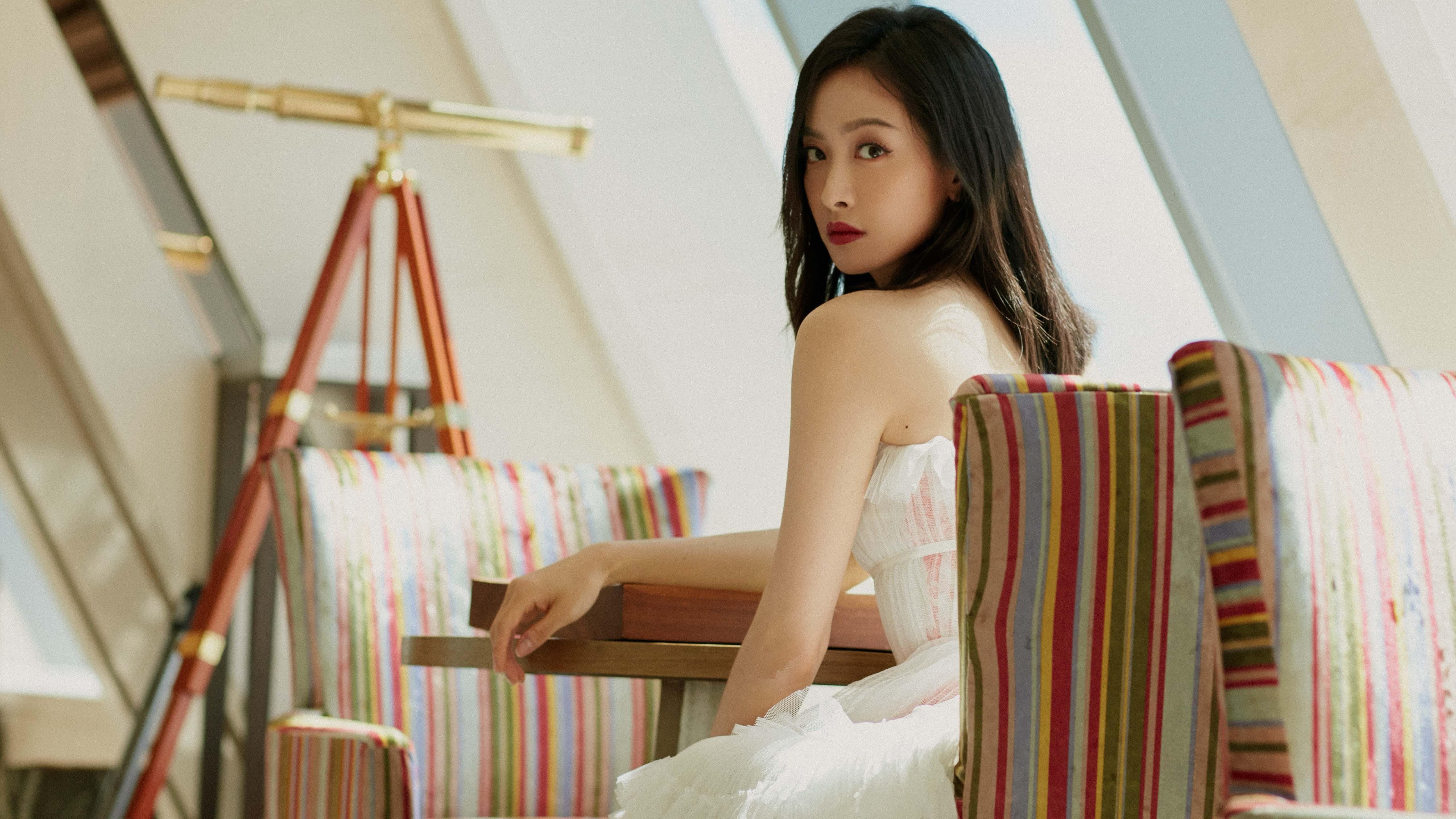 紫百合夜绽,C罗绝杀光芒耀欧联,佛罗伦萨对阵塞维利亚的传奇之夜