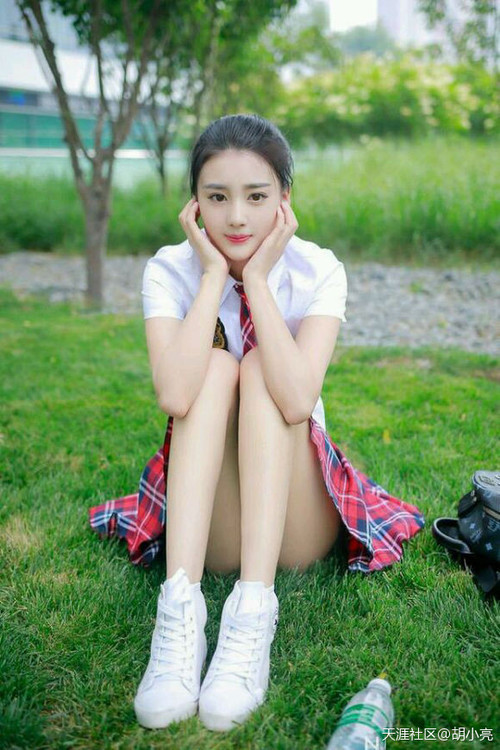 开云体育平台APP-贝林厄姆里程碑映照时代，巴萨生死战奏响不屈之魂