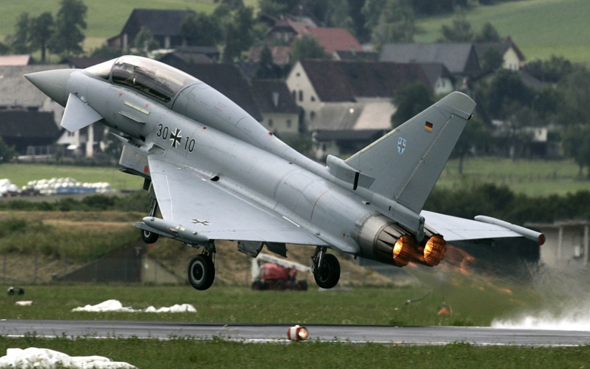 F1新赛季揭幕战之夜，迪亚斯状态火热，点燃速度与激情