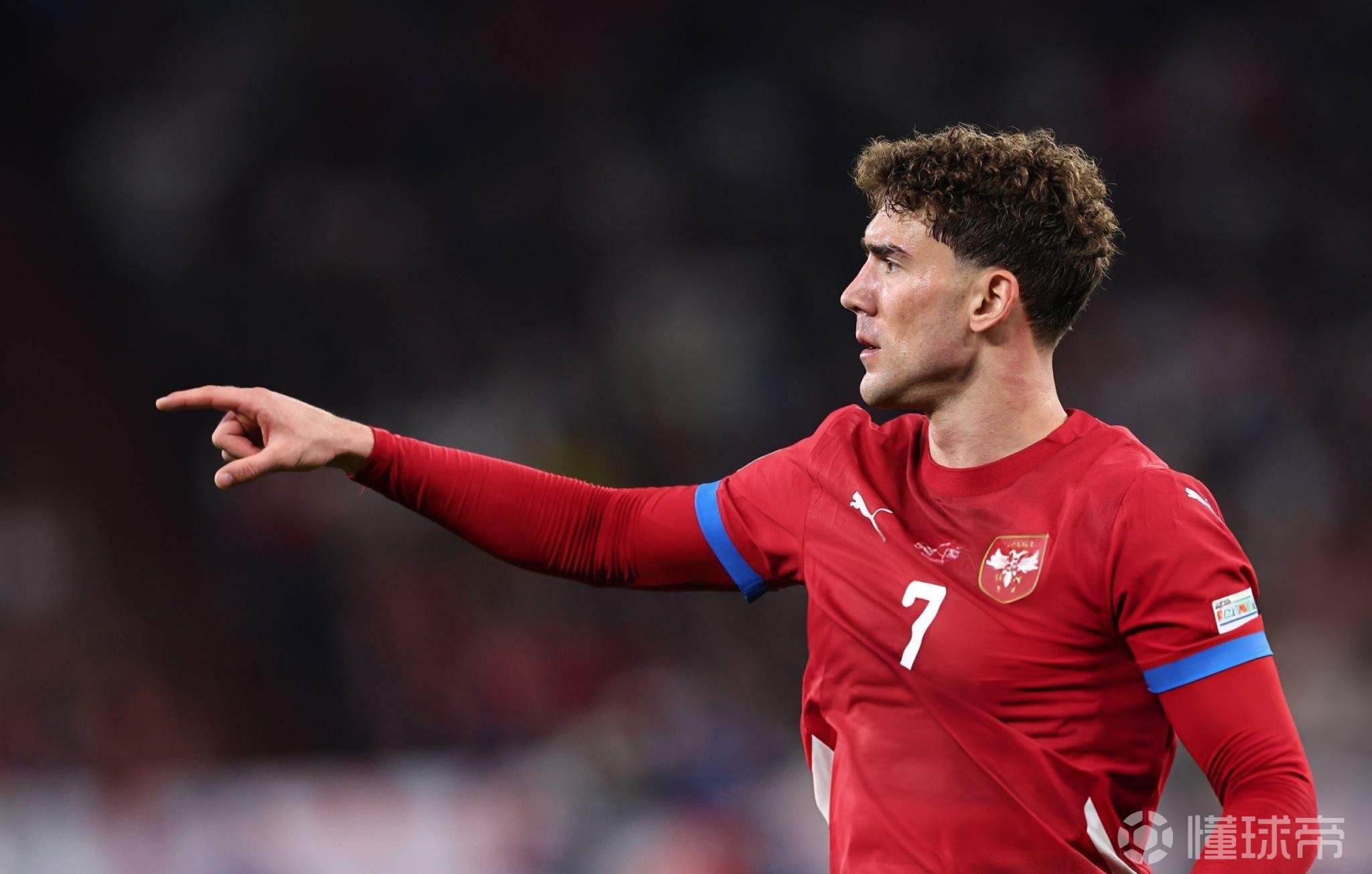 弗拉霍维奇爆发，英格兰鏖战贝蒂斯