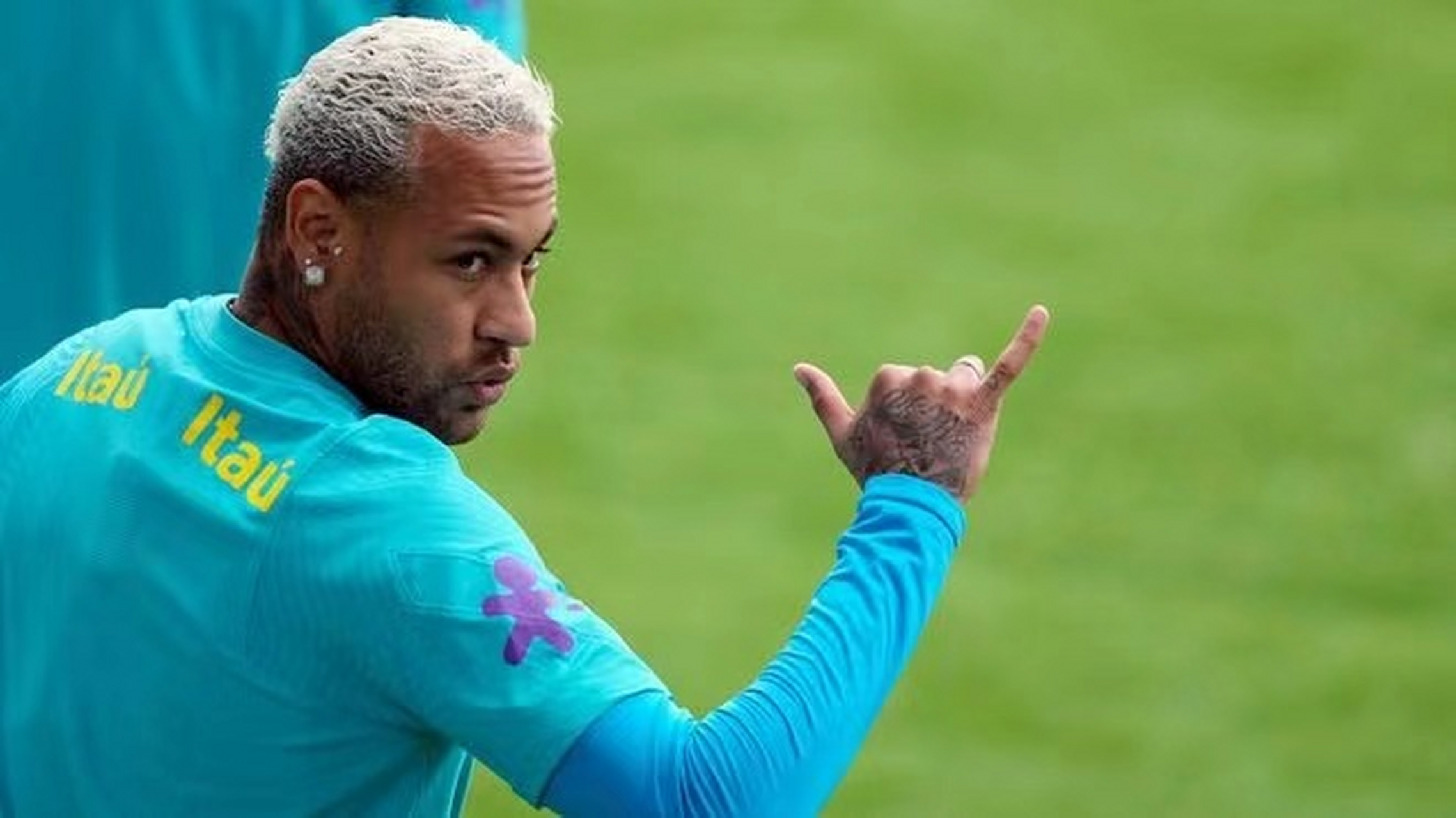 内马尔爆发，尤文最后时刻击败巴黎