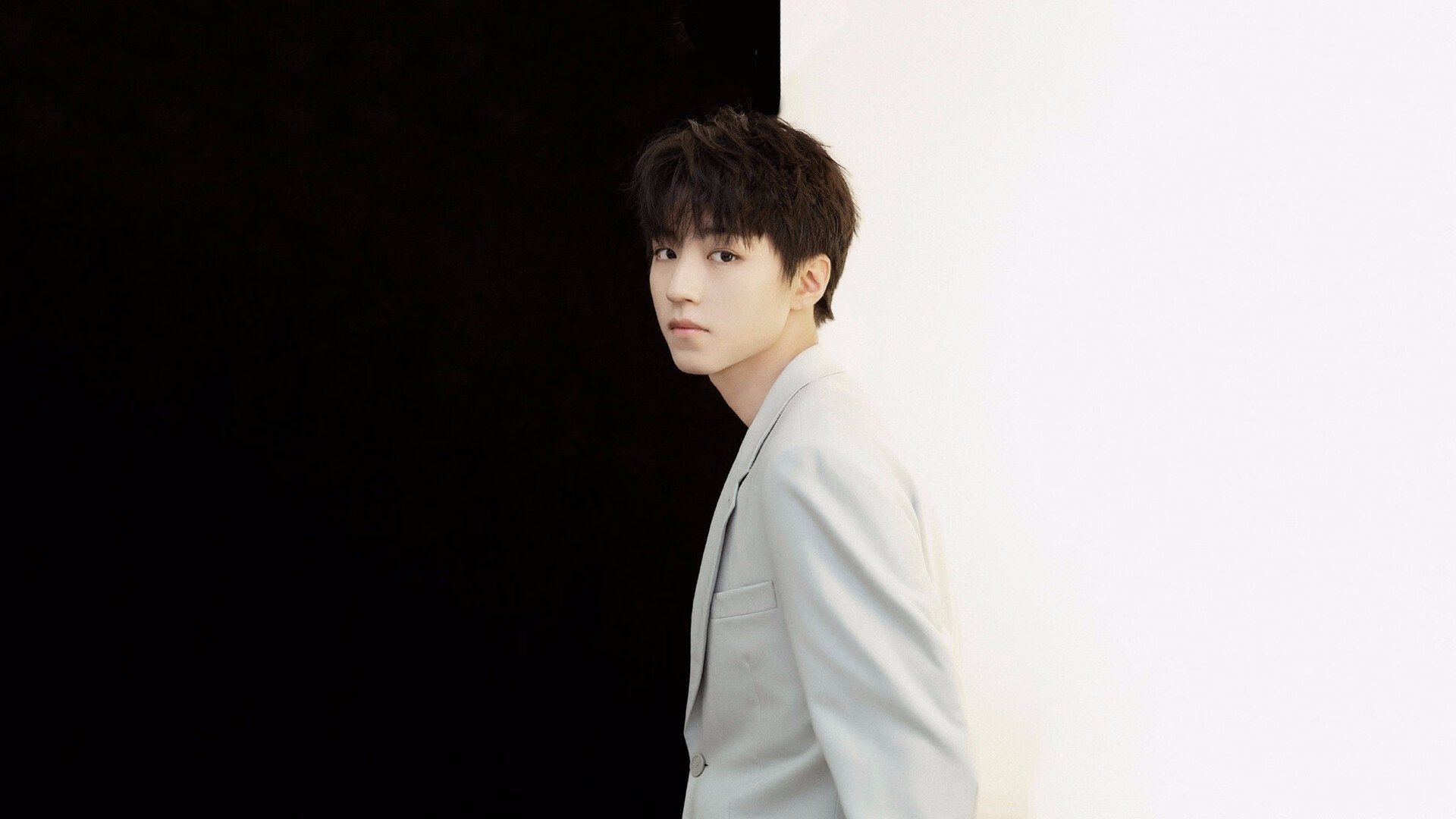 开云体育app-戈贝尔决胜时刻封神！步行者险胜魔术晋级背后的钢铁意志