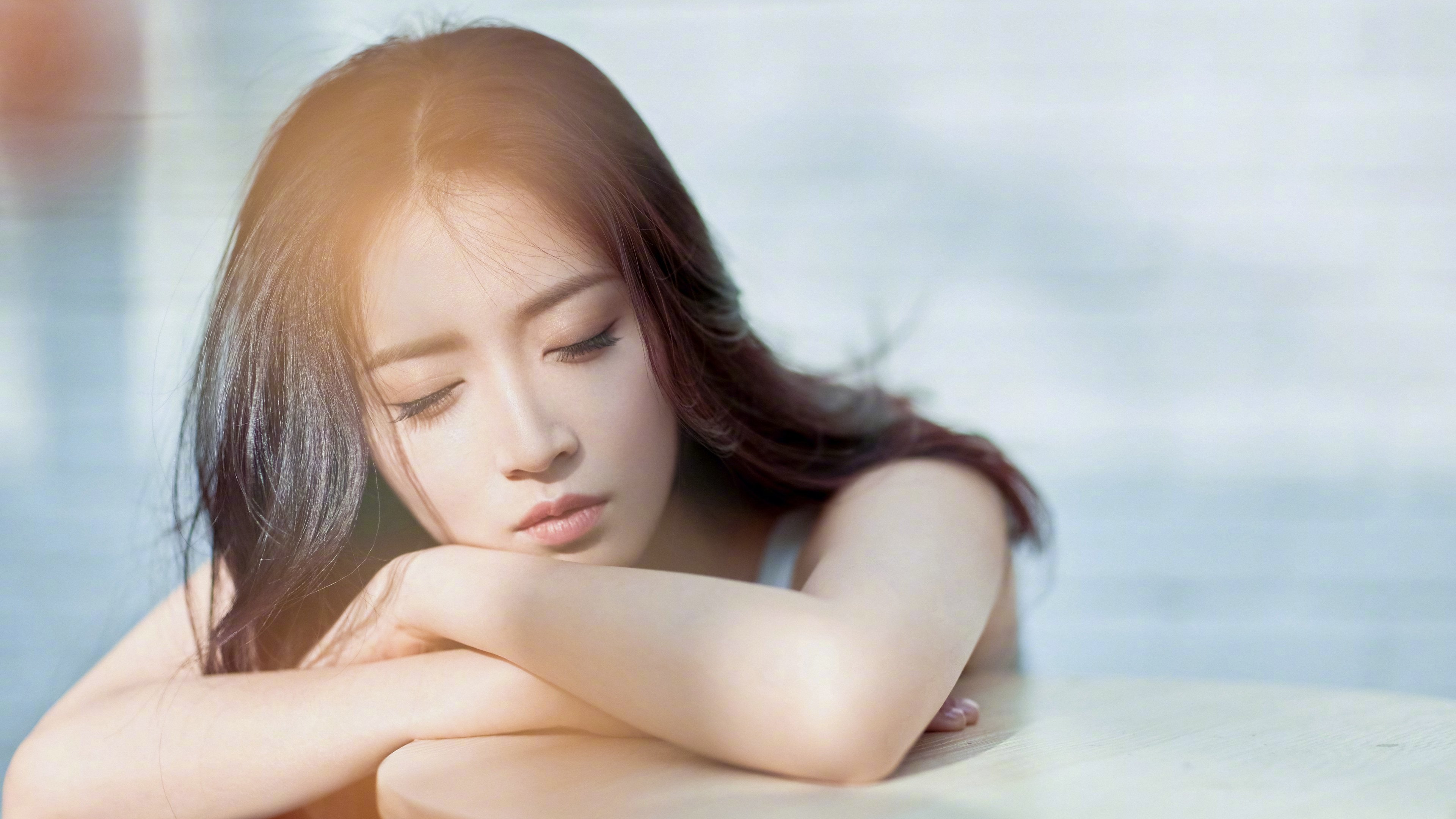 维尼修斯个人能力闪耀欧洲足坛，苏格兰球队爆冷力克巴萨书写奇迹